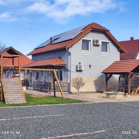 Aranyhal Apartman Шарвар Экстерьер фото